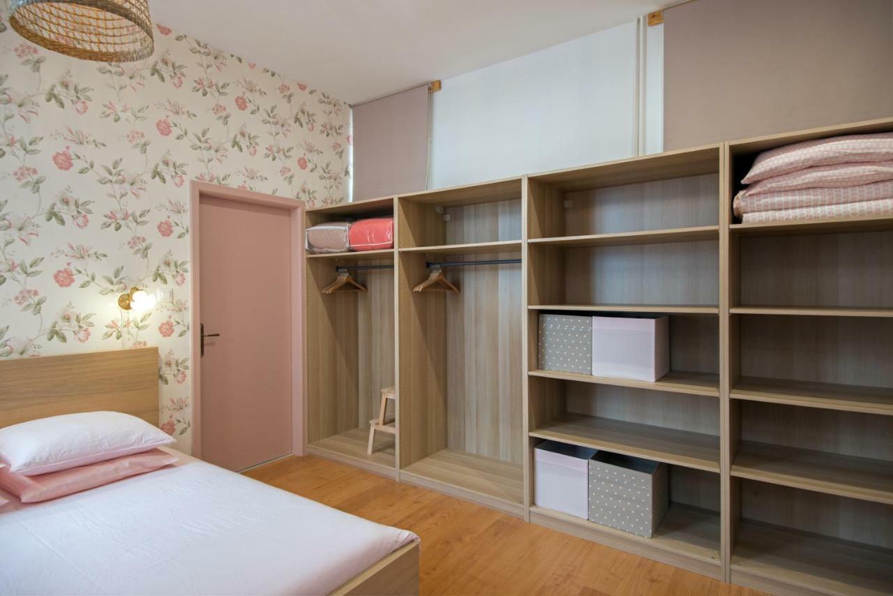 " Mademoiselle " 17 Boulevard Du Champ De Mars Colmar Exterior foto